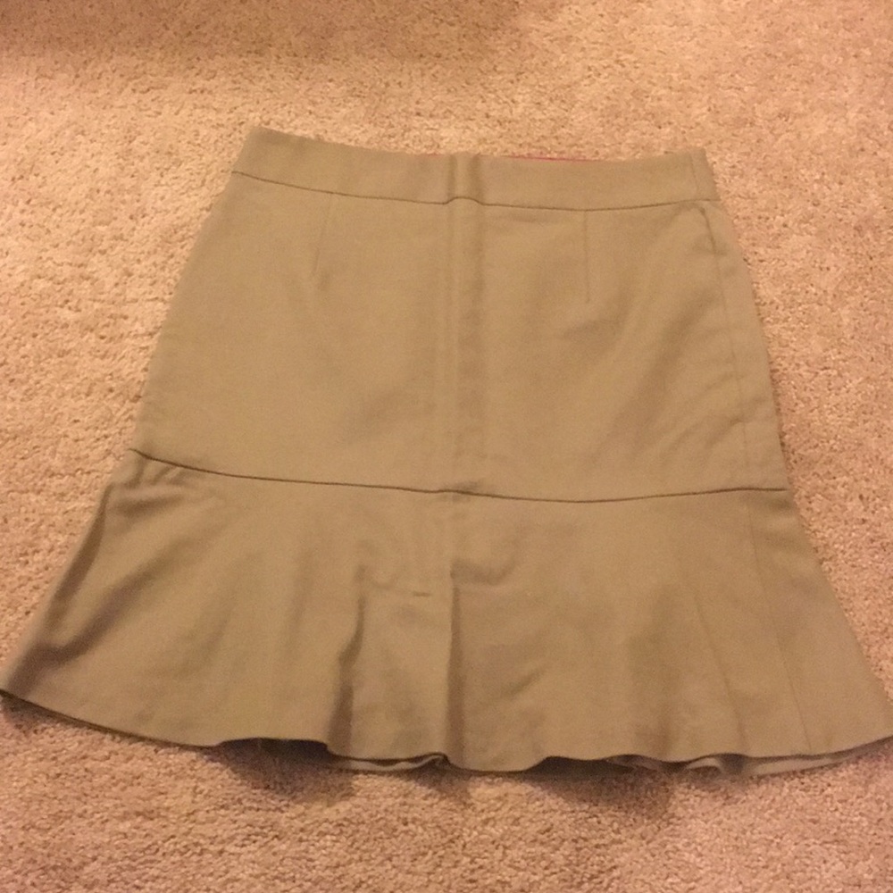 NWOT Banana Republic Khaki Peplum Skirt